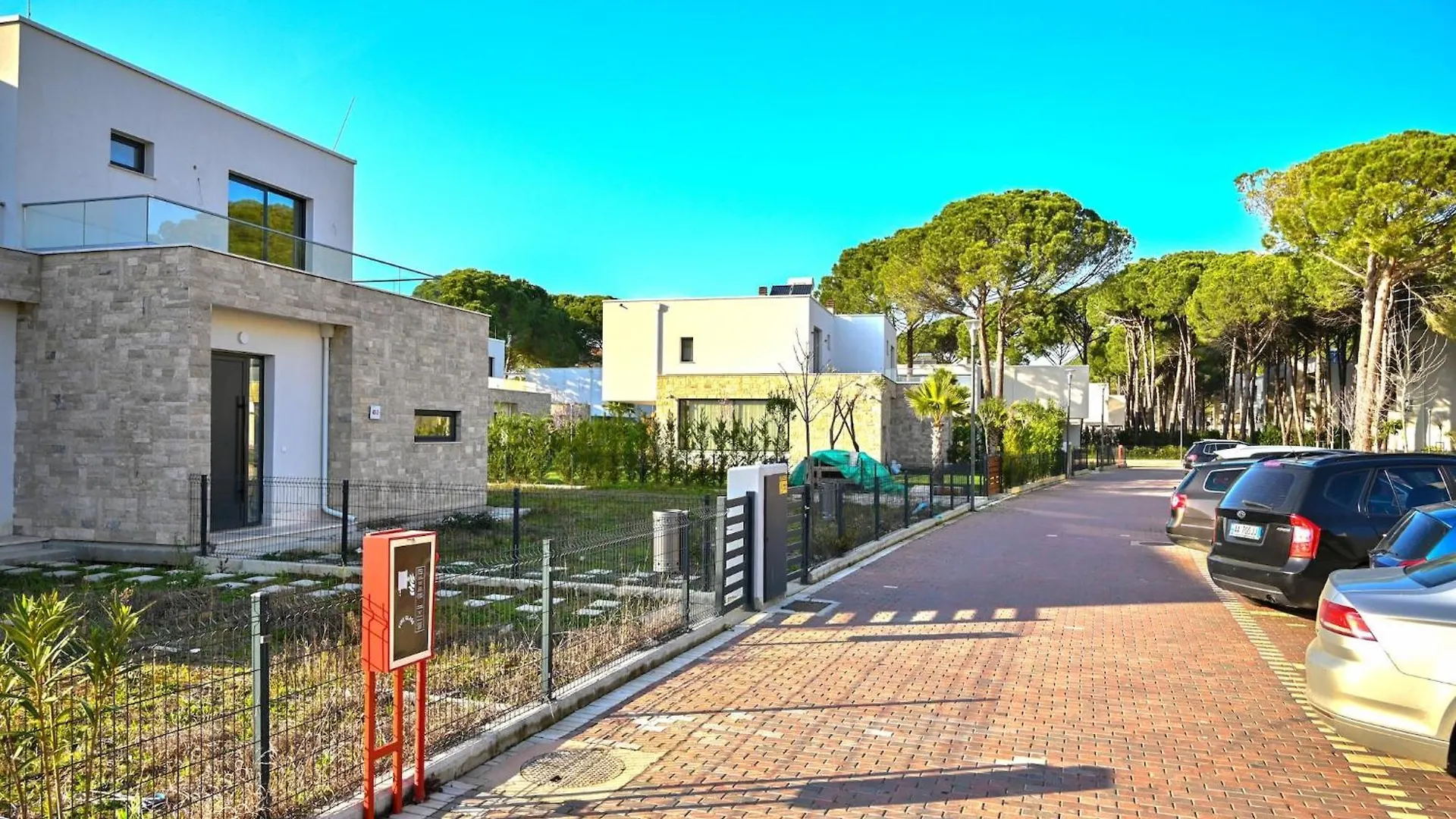 Peaceful Beachside Stay In Secure Resort Plazhi San Pietro アルバニア