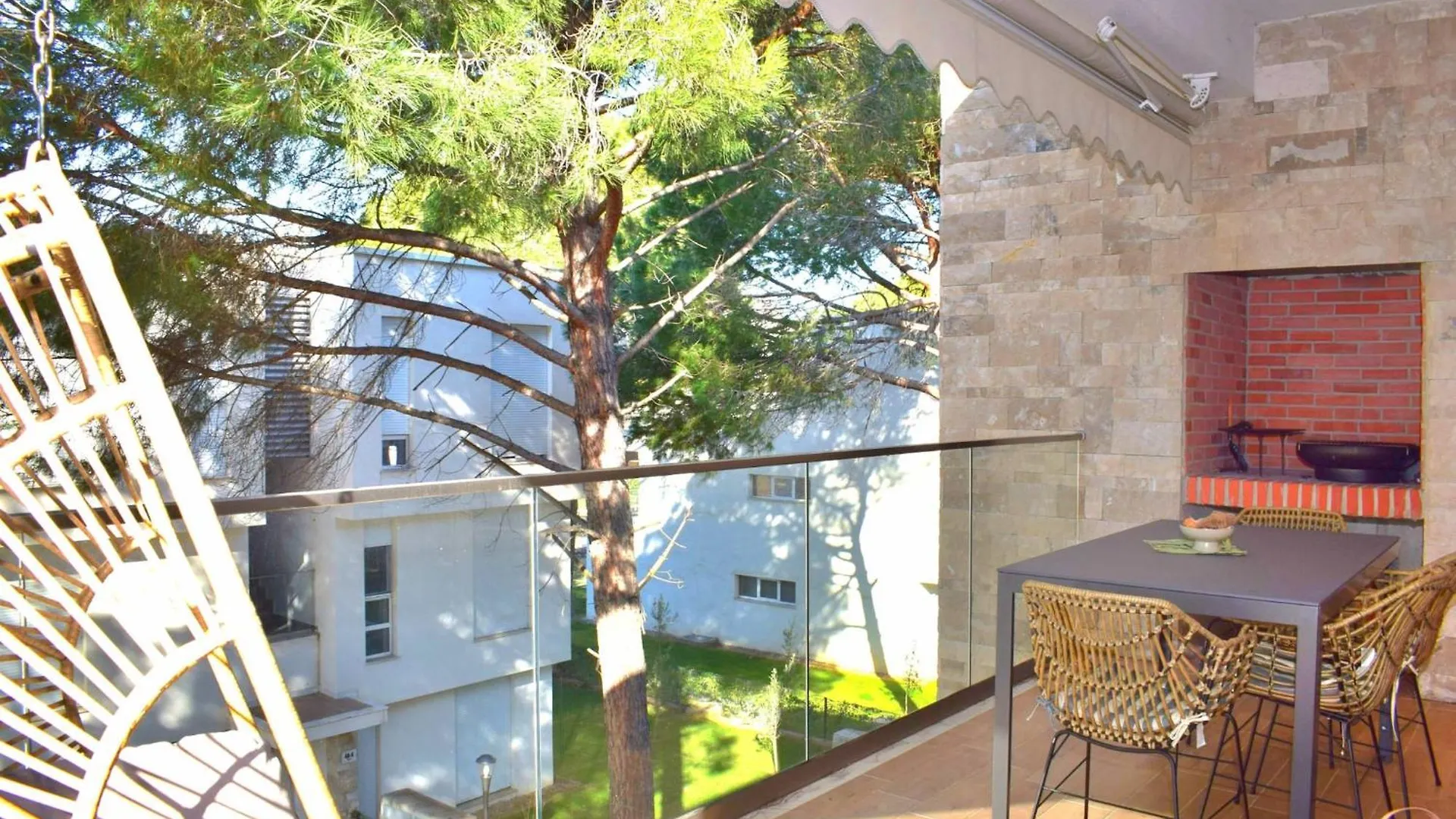 Peaceful Beachside Stay In Secure Resort Plazhi San Pietro アパート