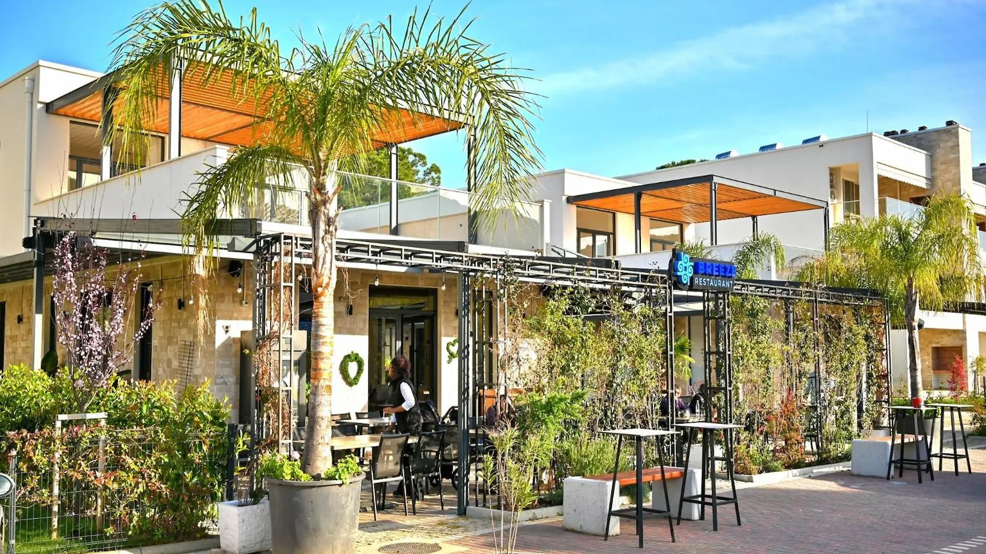 アパート Peaceful Beachside Stay In Secure Resort Plazhi San Pietro アルバニア